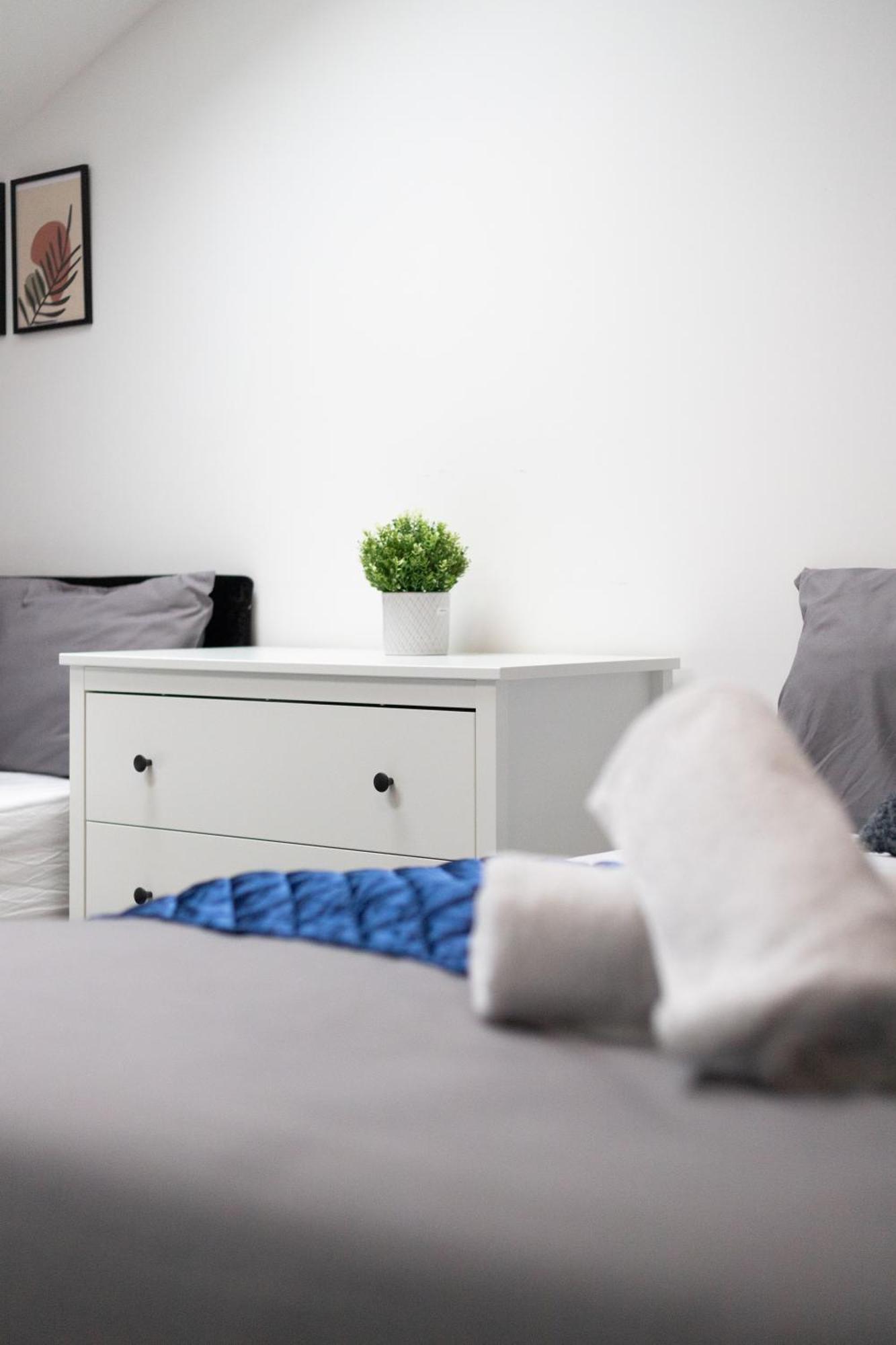 Budget 2-bed House 10mins To Leeds Centre Vakantiehuis Leeds (West Yorkshire)