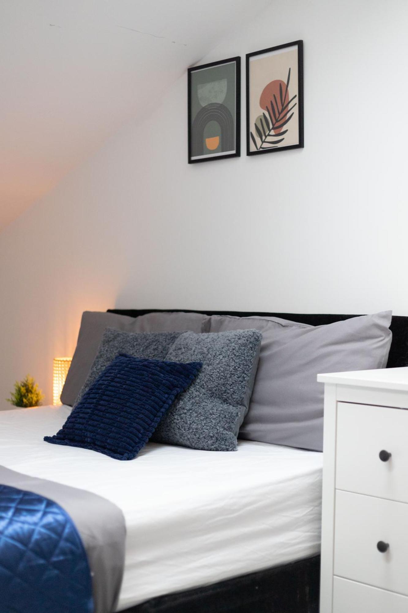 Budget 2-bed House 10mins To Leeds Centre Vakantiehuis Leeds (West Yorkshire)