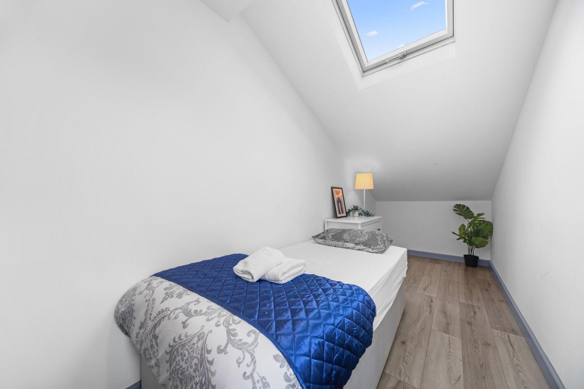Budget 2-bed House 10mins To Leeds Centre Vakantiehuis