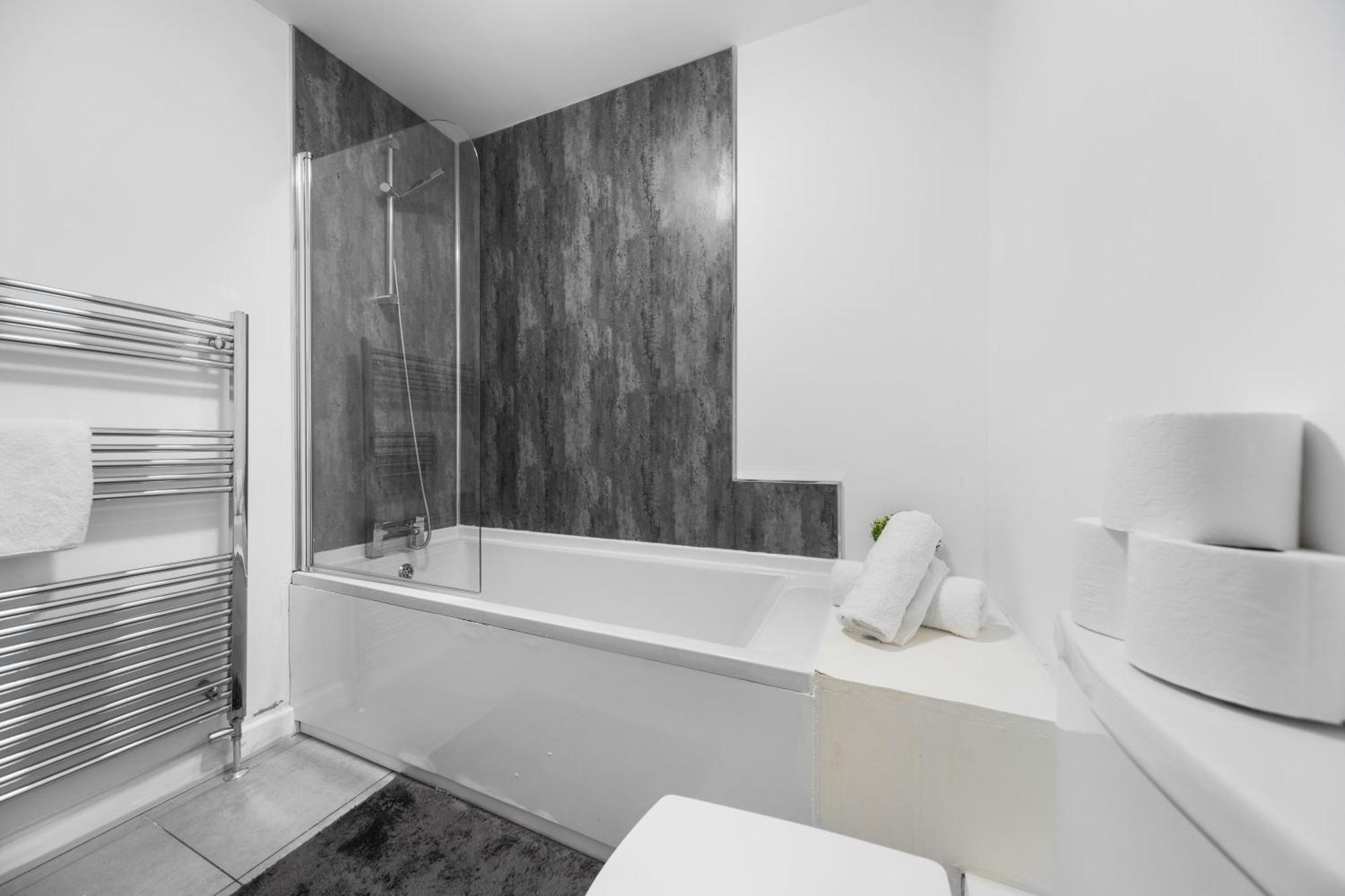 Vakantiehuis Budget 2-bed House 10mins To Leeds Centre
